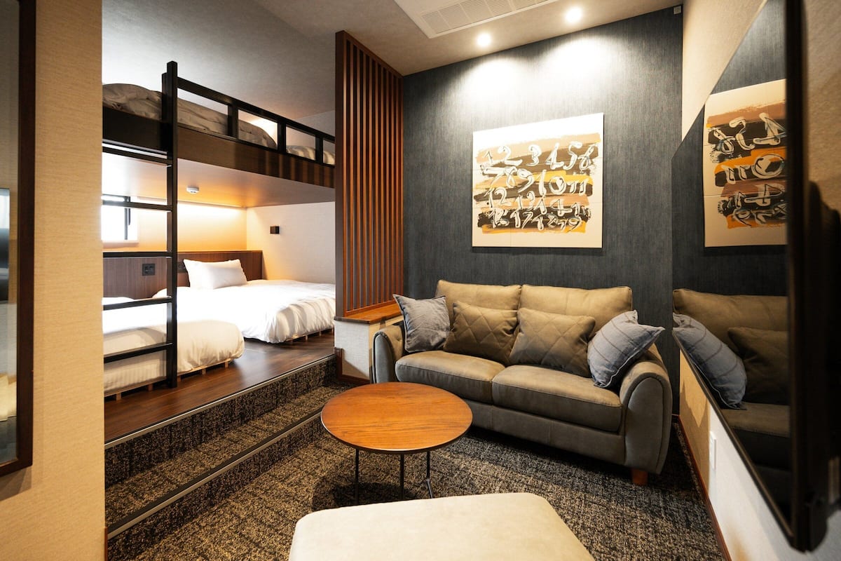 Escrivaninha, ferros/tábuas de passar roupa, Wi-Fi de cortesia