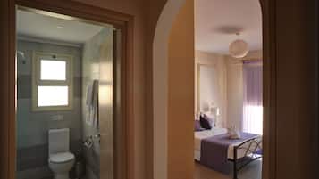 1 bedroom, individually decorated, individually furnished
