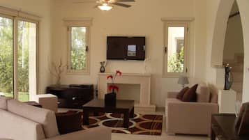 Villa, 3 Bedrooms, Private Pool | Living room | 42-inch flat-screen TV with satellite channels, LCD TV