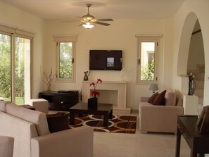 Villa, 3 Bedrooms, Private Pool | Living room