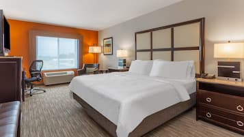 Safe på rommet, skrivebord, strykejern/-brett og wi-fi (inkludert)