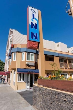 Exterior - Seaside Inn (San Francisco)