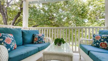 Oge Riverview Suite | Balcony