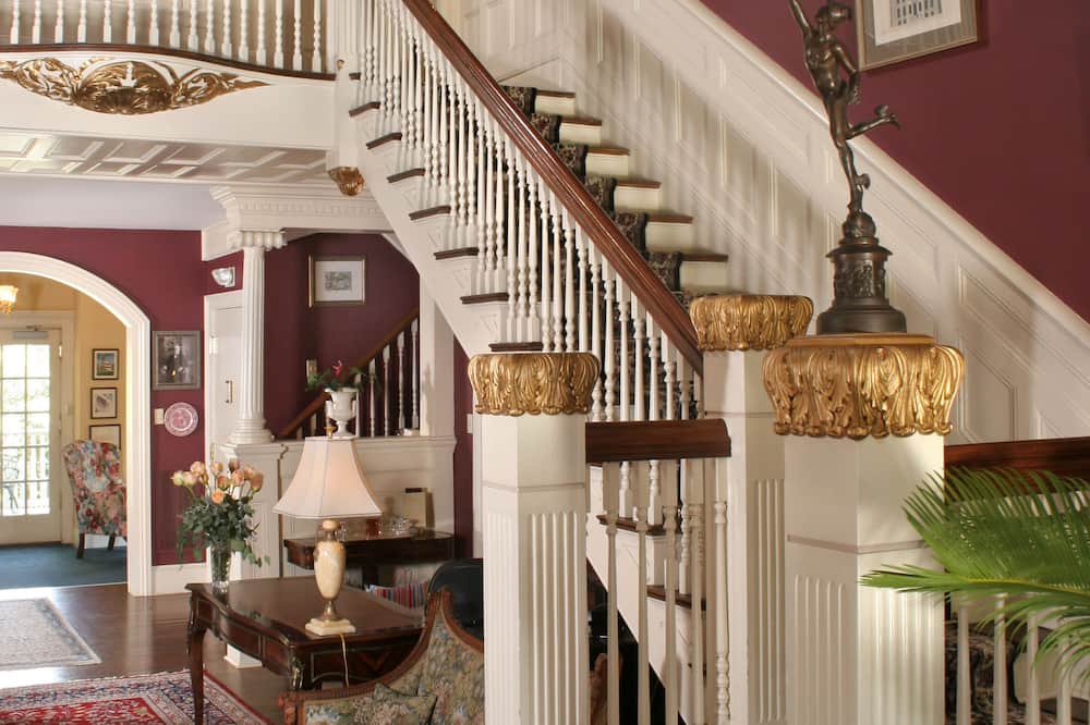 Noble Inns