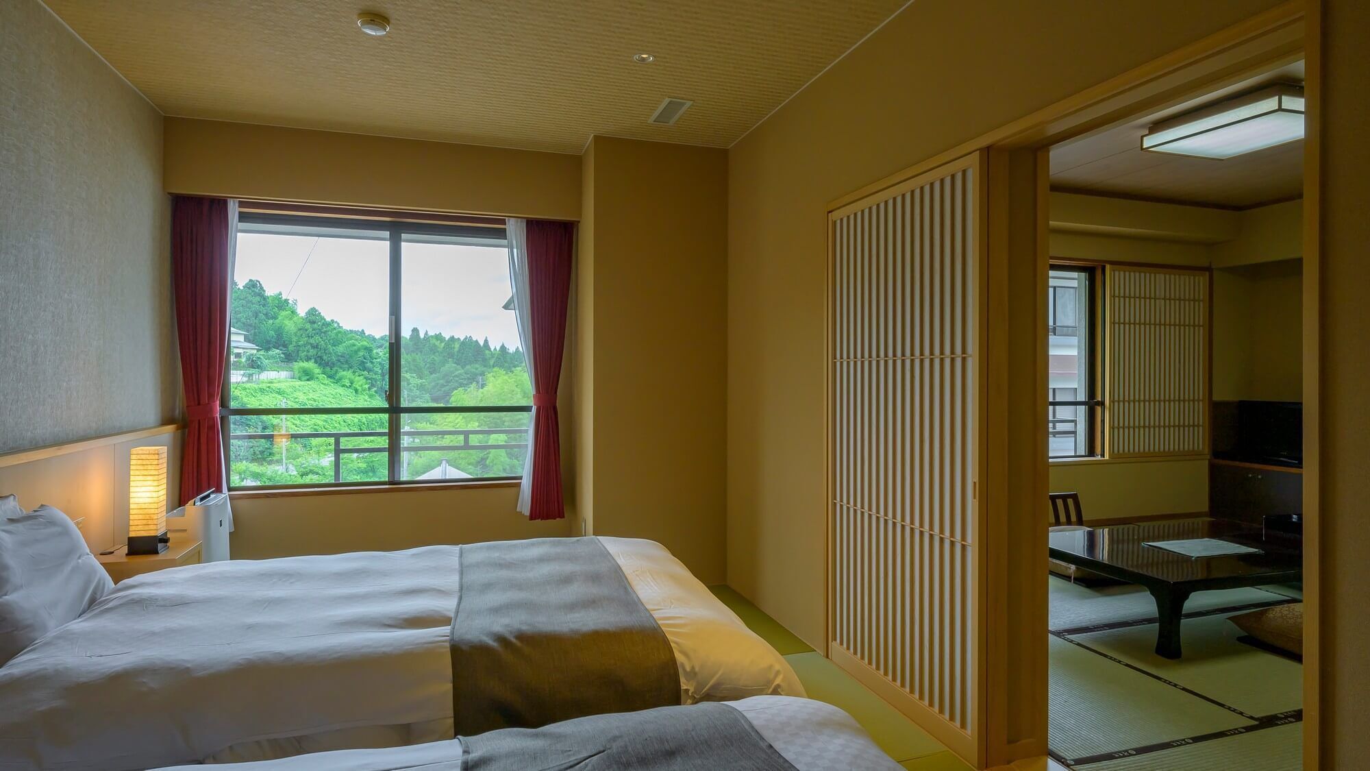 Cribs/infant beds