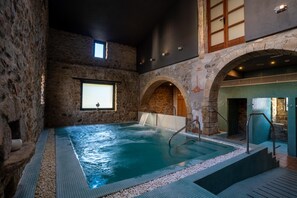 Couples treatment room(s), sauna, hot tub, Turkish bath/hammam