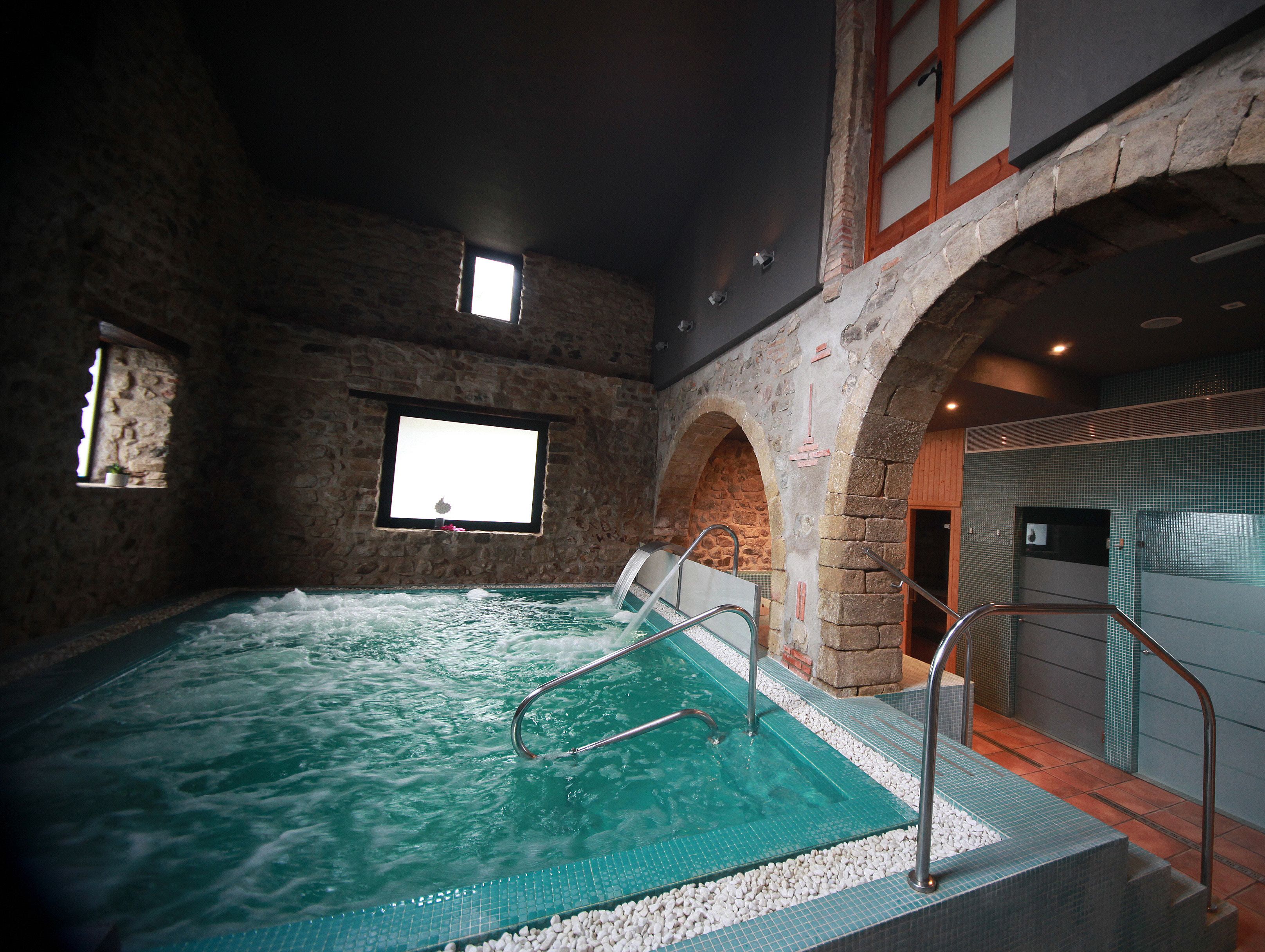 Hồ bơi ngoài trời 