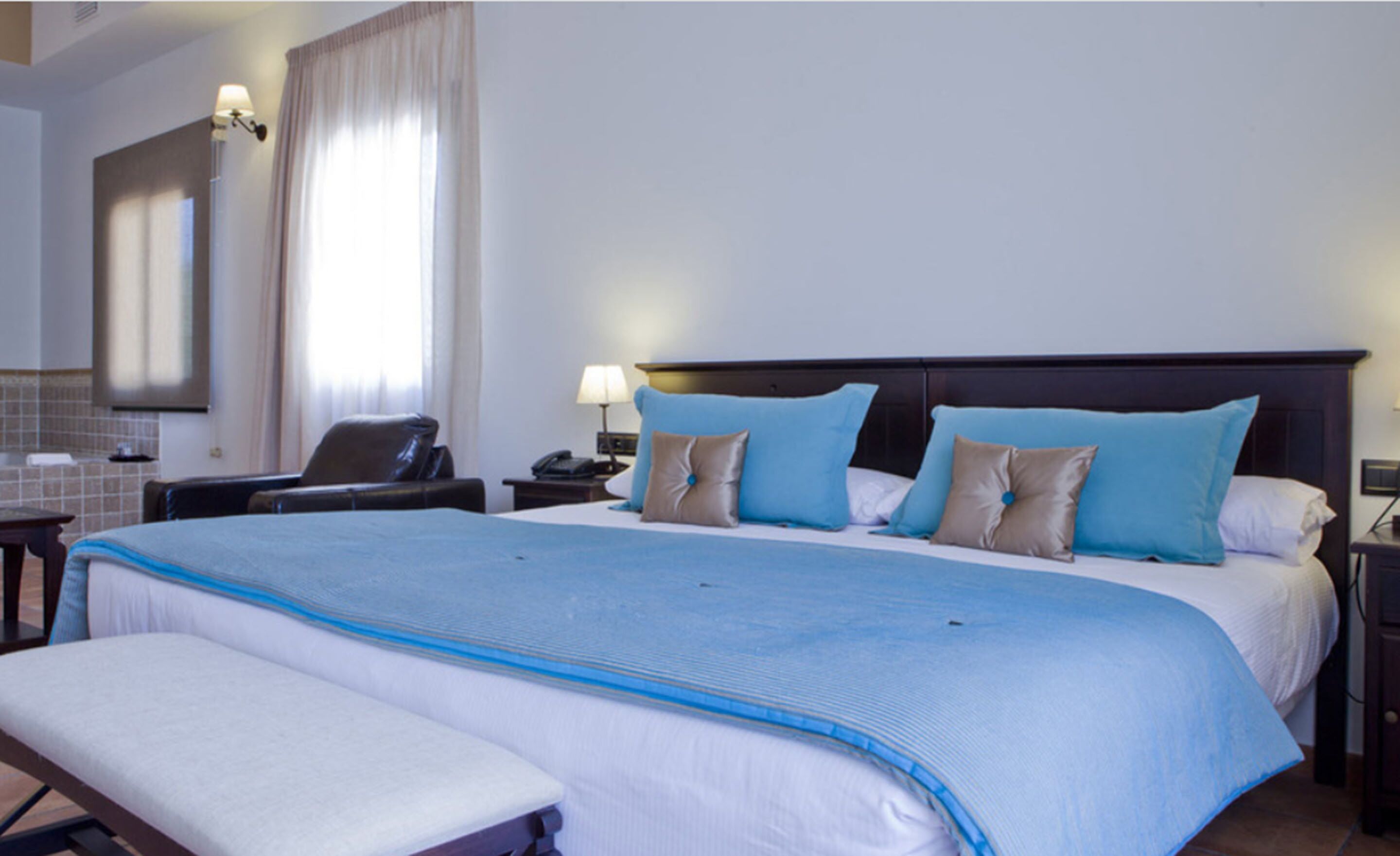 Suite | In-room safe, desk, blackout curtains, soundproofing