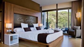 In-room safe, desk, blackout curtains, soundproofing