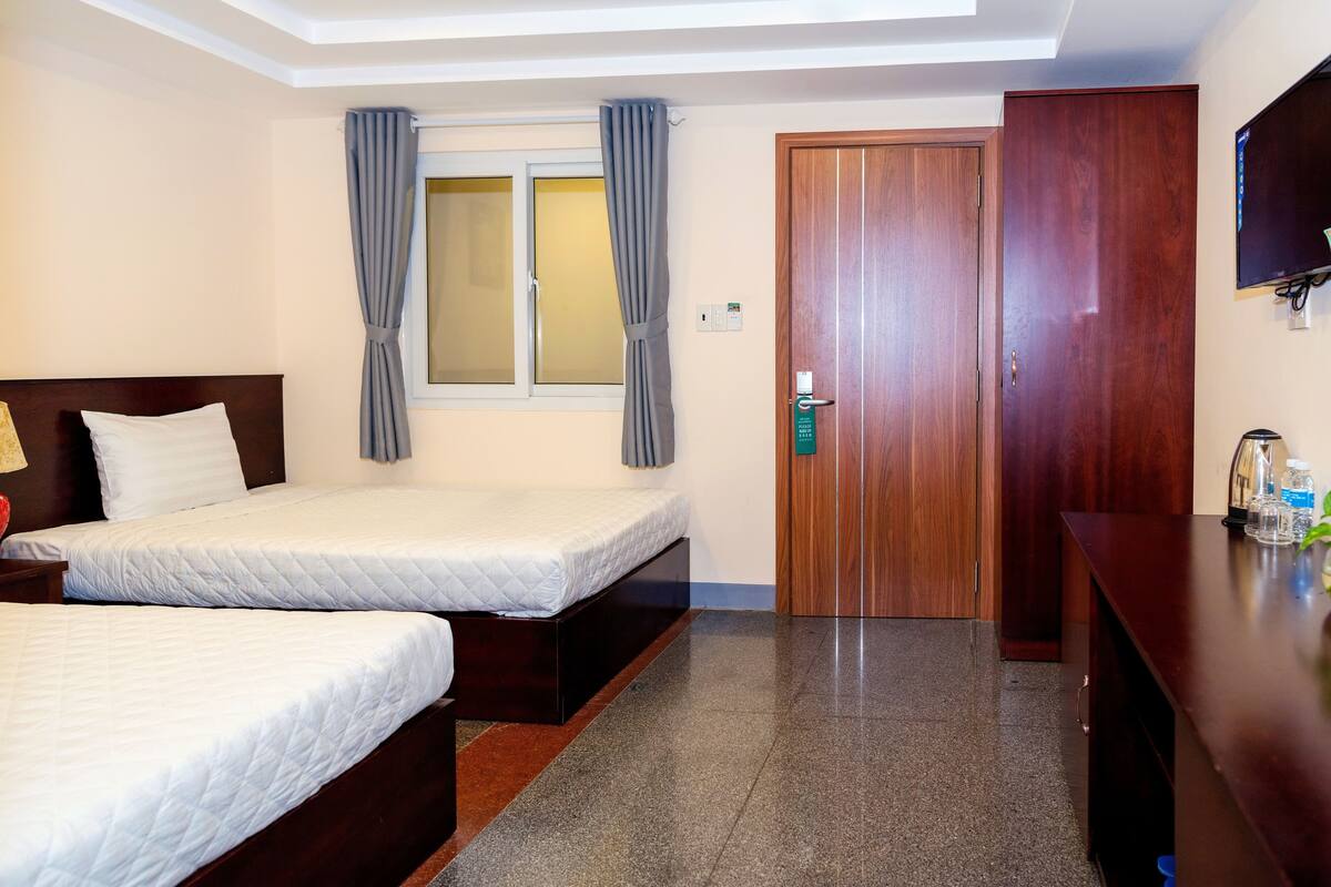 Quarto casal ou duplo standard | Frigobar, cofres nos quartos, escrivaninha, cortinas blackout