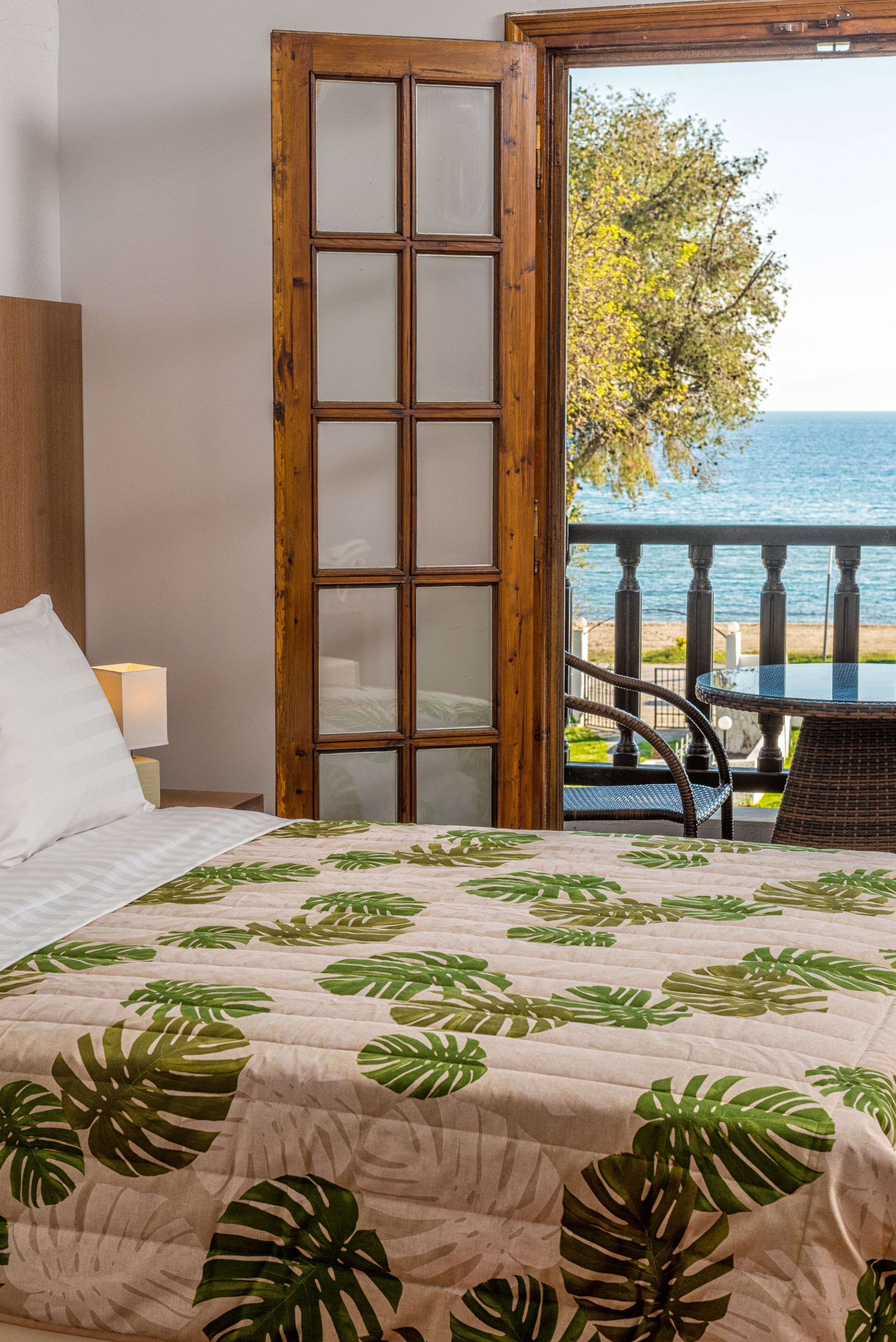 junior suite (villa building) | 1 bedroom, minibar, in-room safe, desk