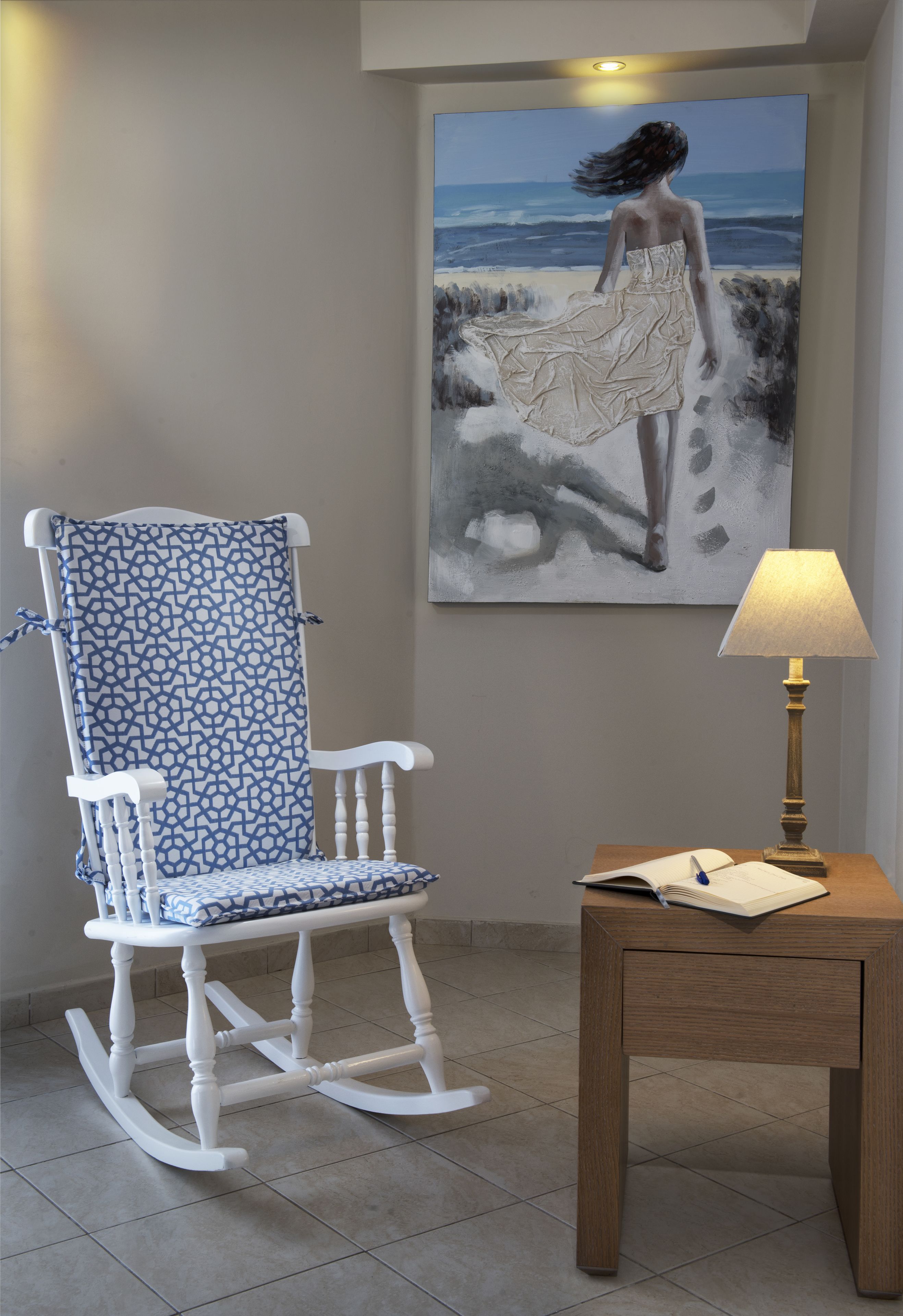 suite, sea view (4 people, hotel building) | living area | tv