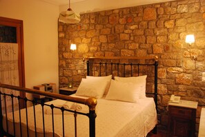 1 bedroom, pillow-top beds, minibar, in-room safe