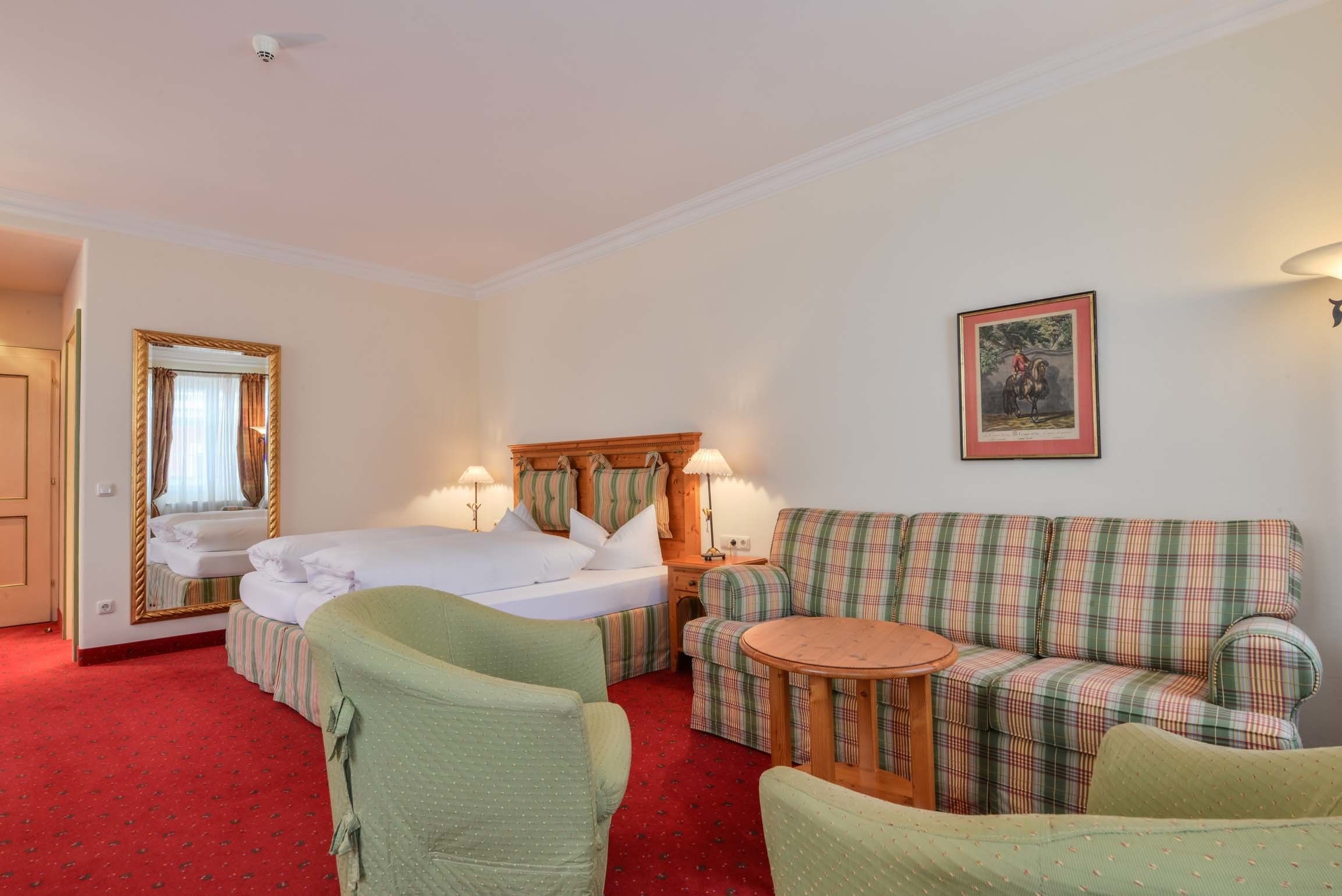 executive double room | hypo-allergenic bedding, down duvets, in-room safe, desk