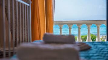 Apartment, 2 Schlafzimmer, Meerblick | 1 Schlafzimmer, Zimmersafe, schallisolierte Zimmer