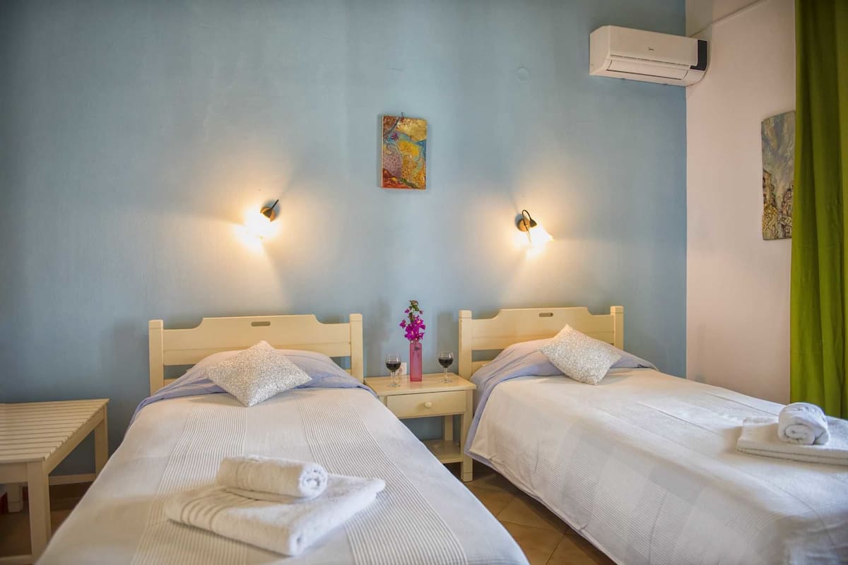 Family Studio | 1 bedroom, in-room safe, soundproofing, iron/ironing board