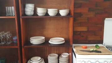 Shared fridge, microwave, cookware/dishes/utensils