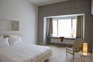 Select Comfort beds, minibar, in-room safe, individually furnished