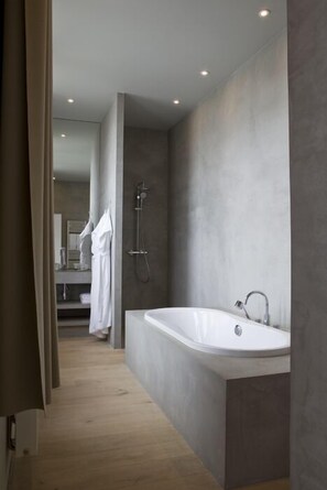 Deep soaking bathtub - Wu Wei (Kortrijk)