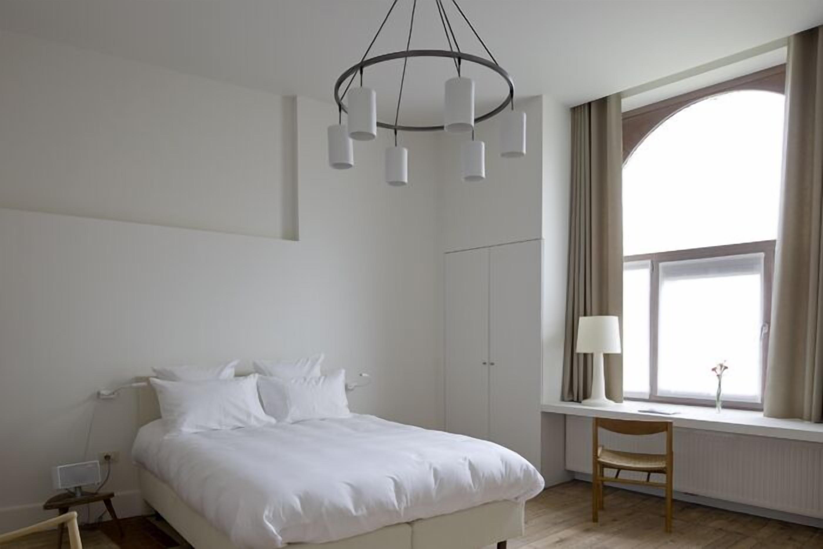 Matelas Select Comfort, minibar, coffres-forts dans les chambres