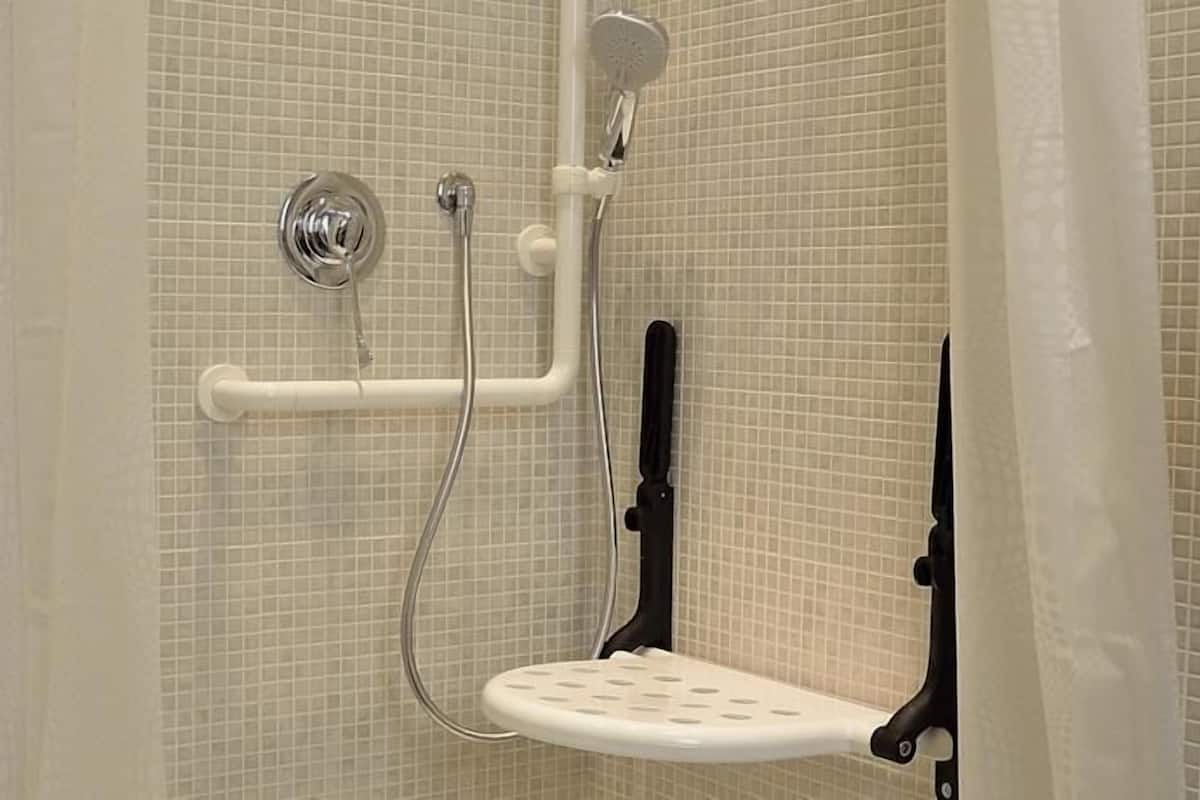 Camera doppia, accessibile ai disabili | Servizio della camera