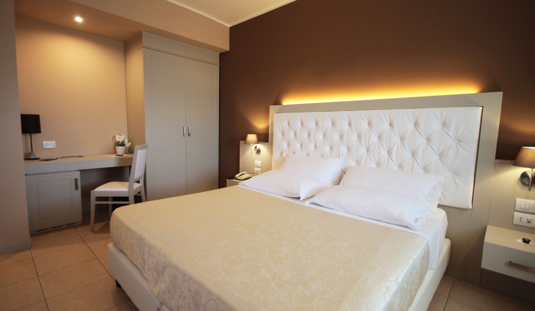 Deluxe Double Room, Sea View | Down comforters, minibar, in-room safe, desk