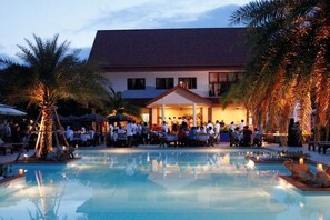 2 outdoor pools, pool umbrellas, sun loungers - Armonia Village Resort and Spa (Chumphon)