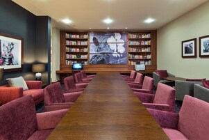 埃及棉床单、客房内保险箱、隔音、免费婴儿床