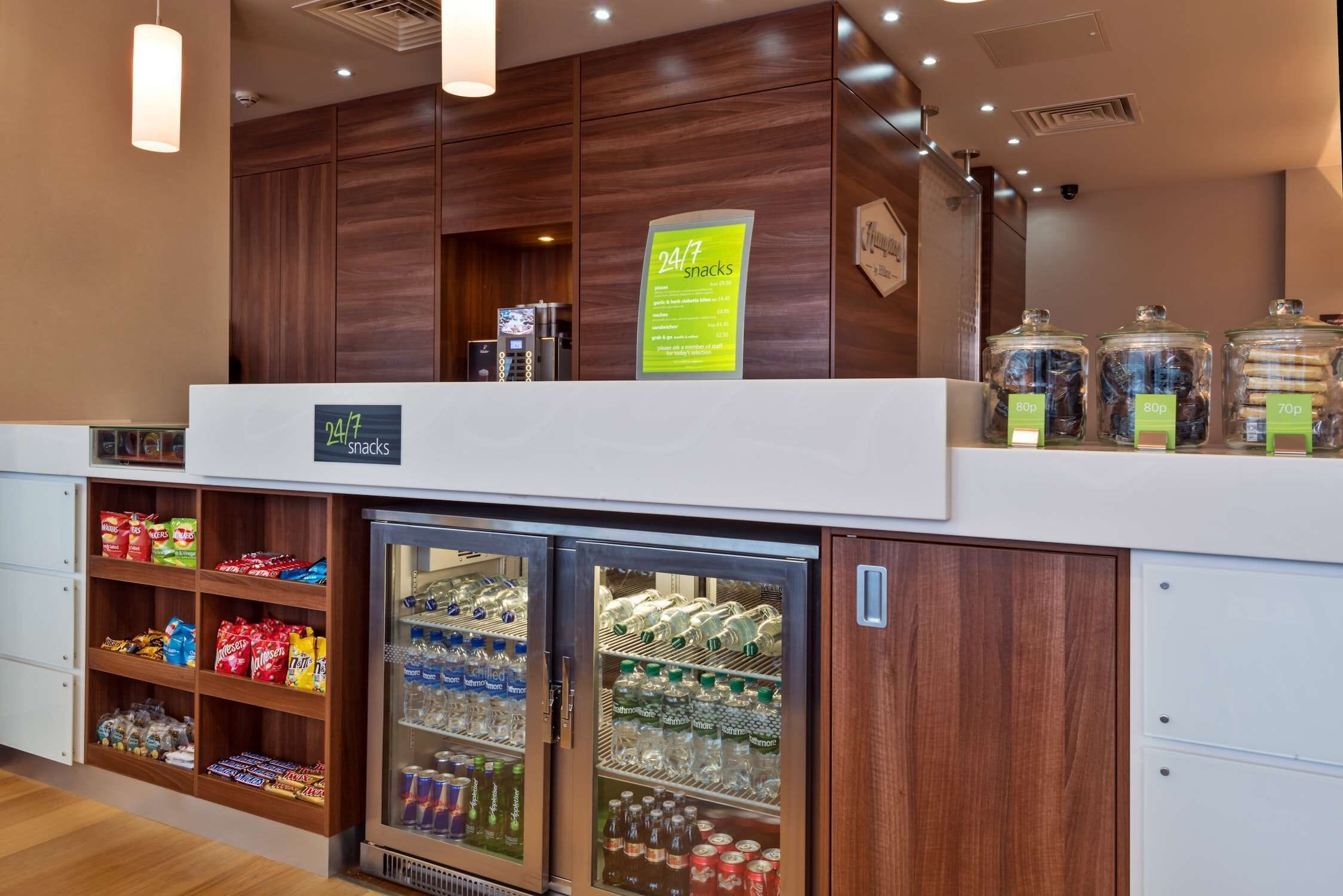 egyptian cotton sheets, in-room safe, soundproofing