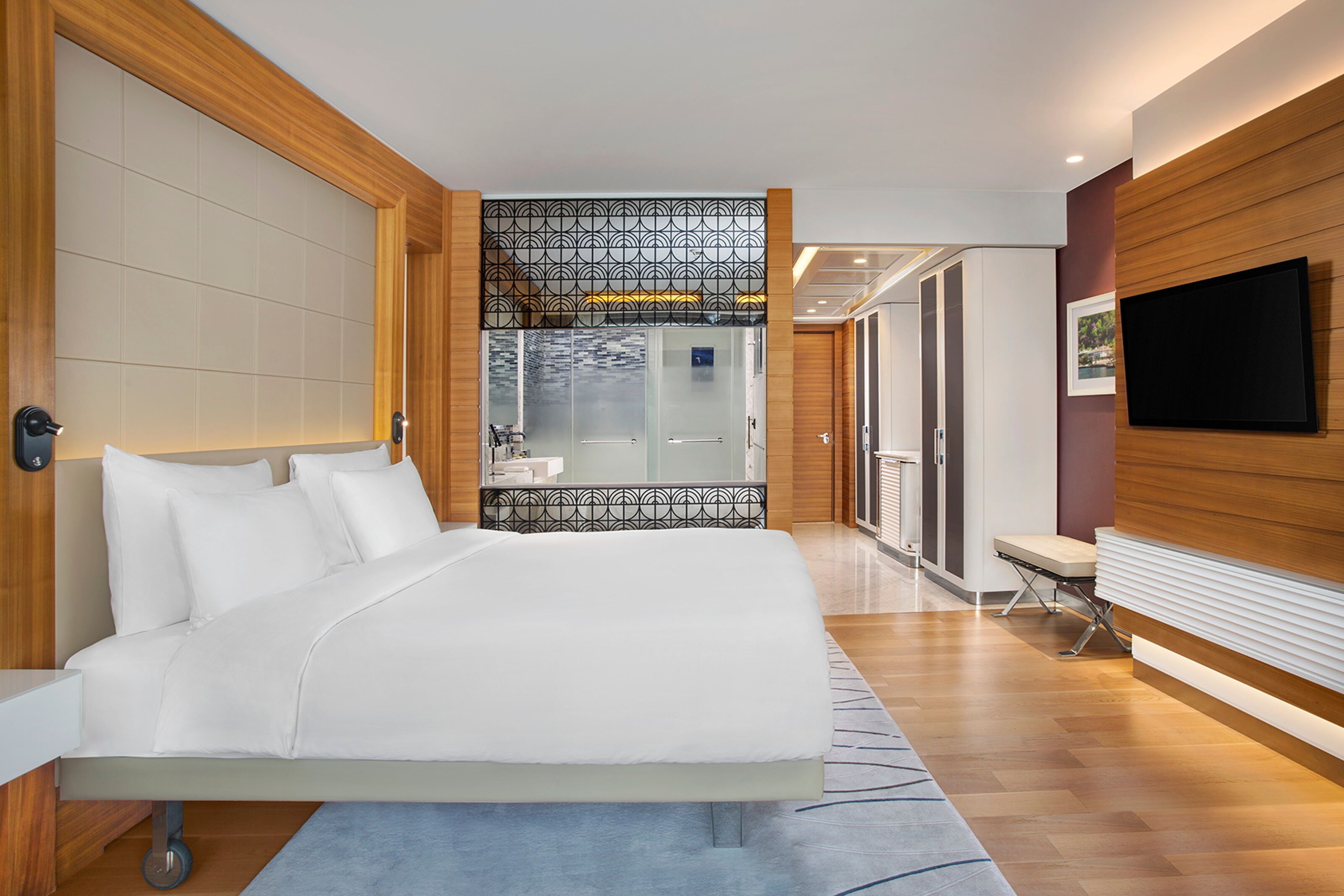 Premium bedding, minibar, in-room safe, individually furnished