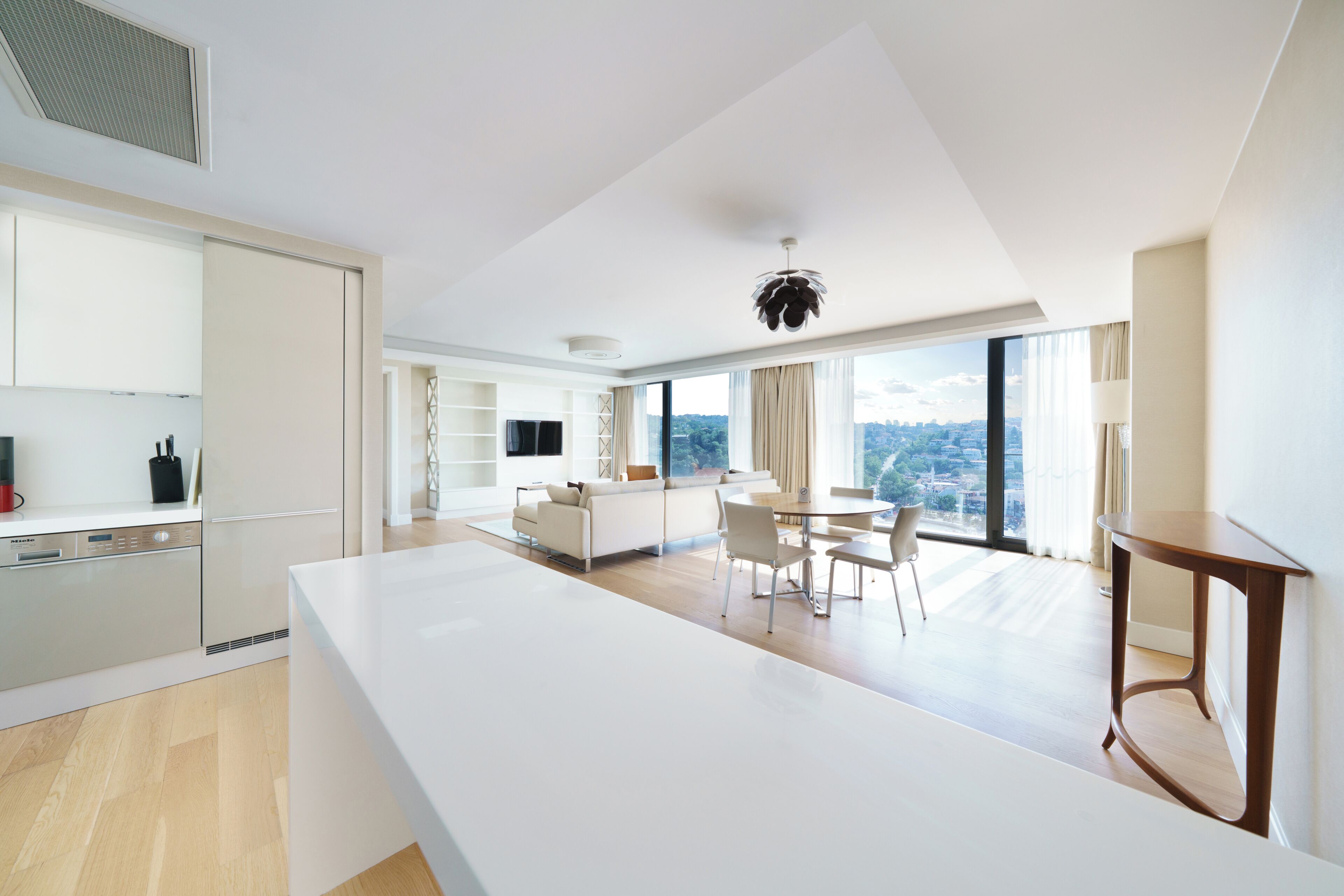 Chambre, 1 chambre, vue marina | Coin séjour | Télévision LCD