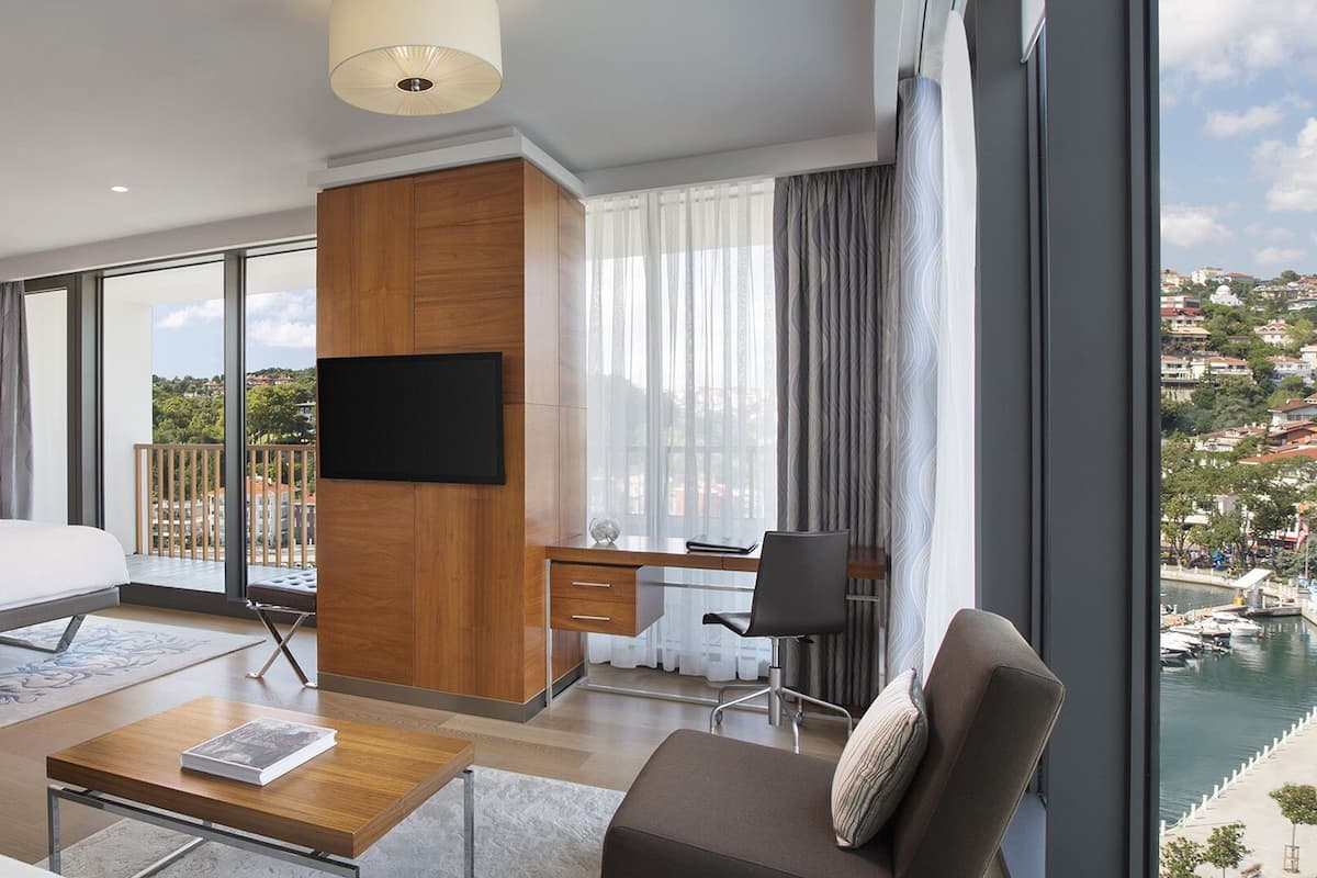 Signature Suite, Marina View