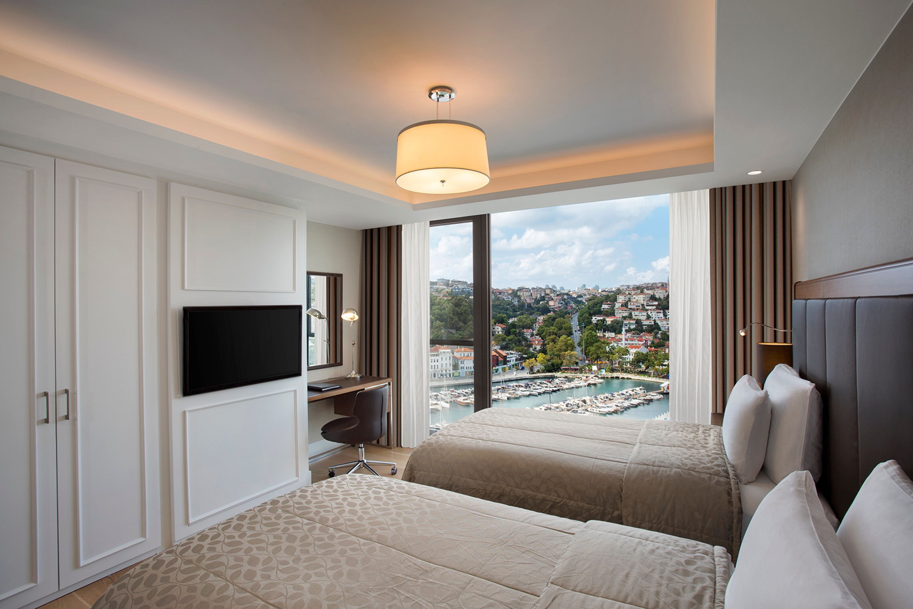 Chambre, 3 chambres (Bosphorus View) | Literie de qualité, lit avec matelas en mousse à mémoire, minibar