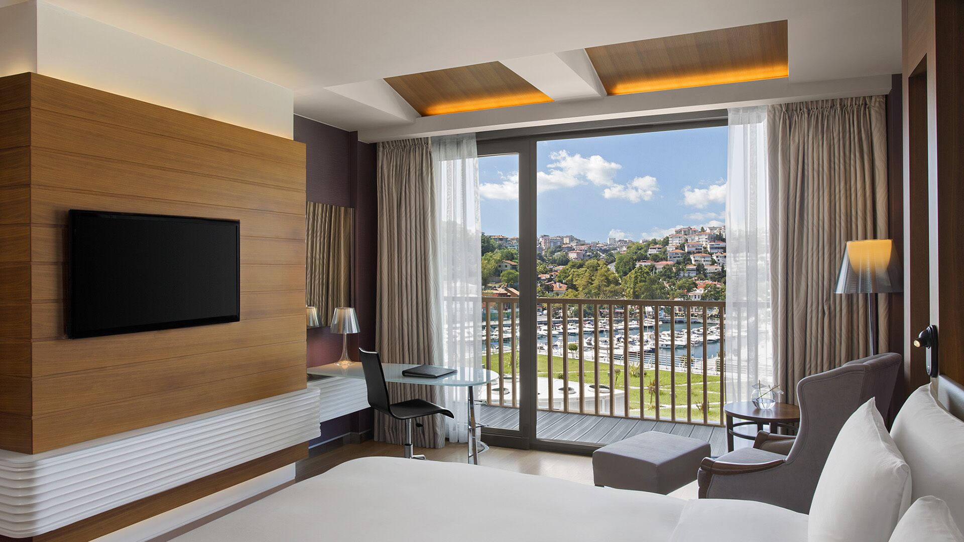 Premium bedding, minibar, in-room safe, individually furnished
