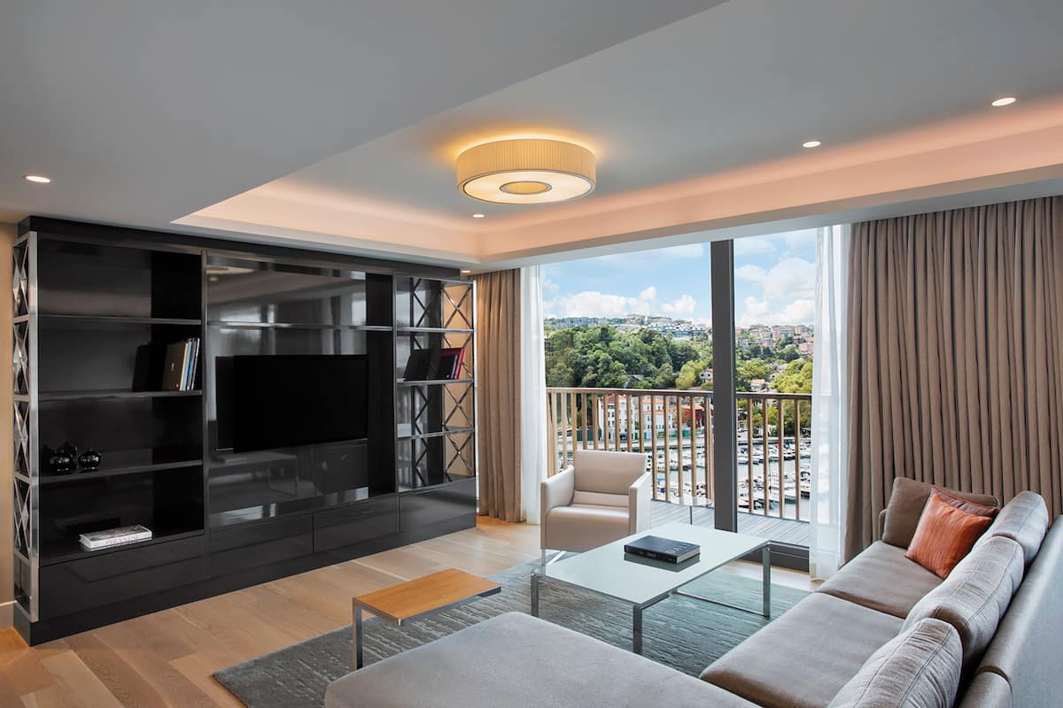 Premium bedding, minibar, in-room safe, individually furnished