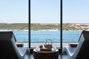 Sauna, hot tub, steam room, Turkish bath, body treatments, aromatherapy