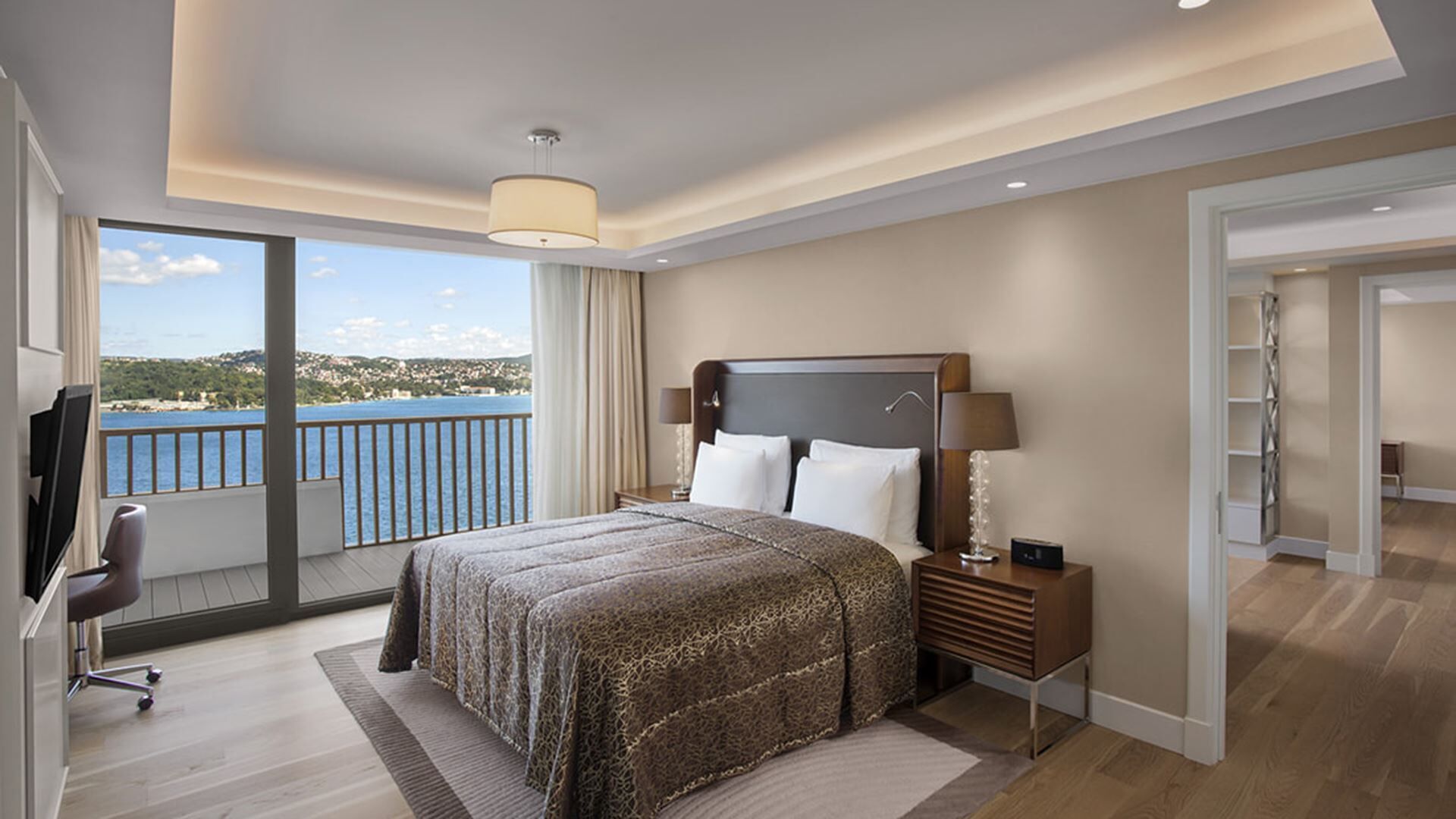Premium bedding, minibar, in-room safe, individually furnished