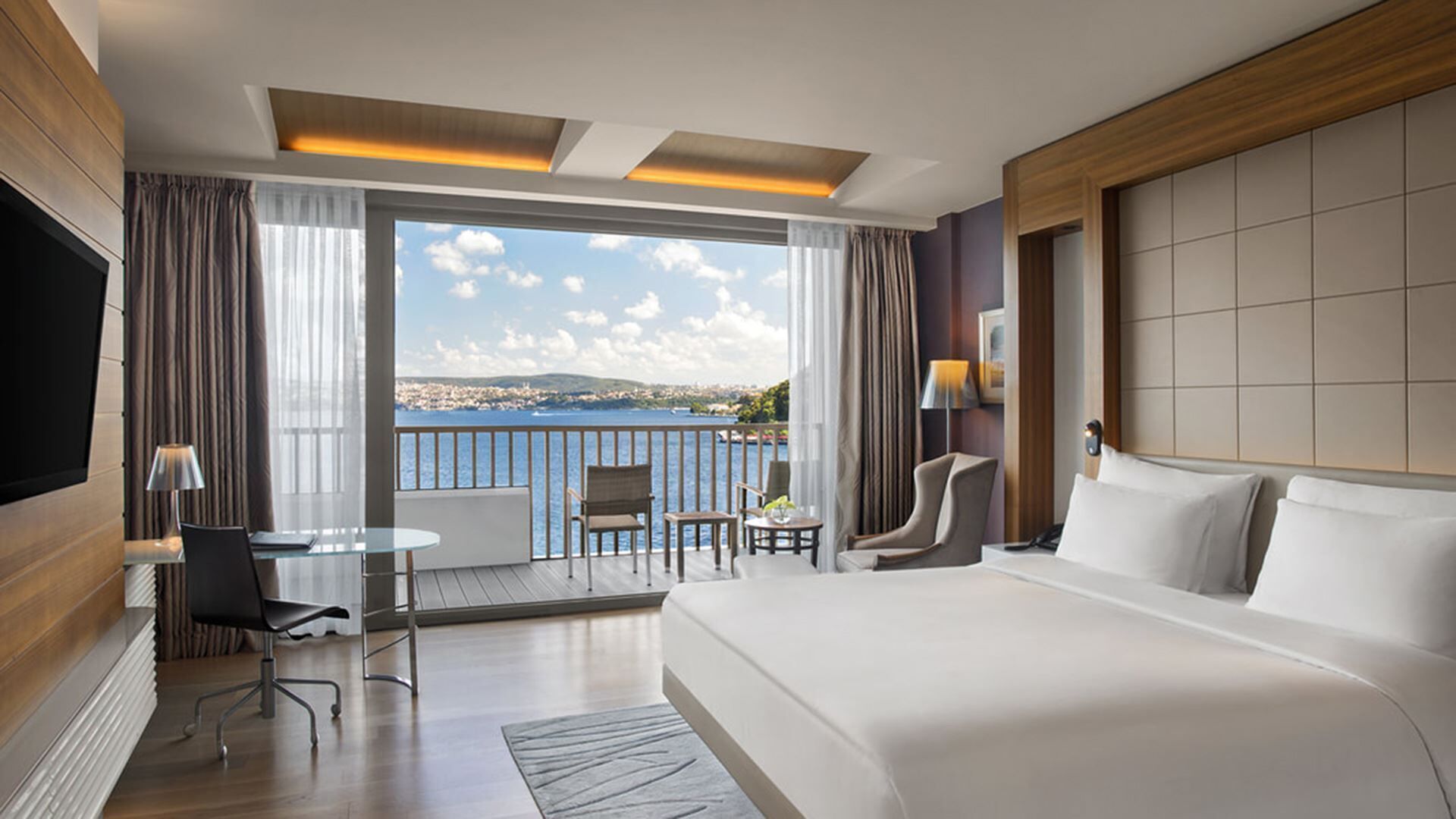 Premium bedding, minibar, in-room safe, individually furnished