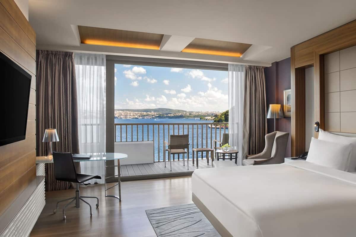 Deluxe Room, 1 Katil Raja (King) (Boshporus View) | Peralatan tempat tidur premium, busa memori, bar mini 