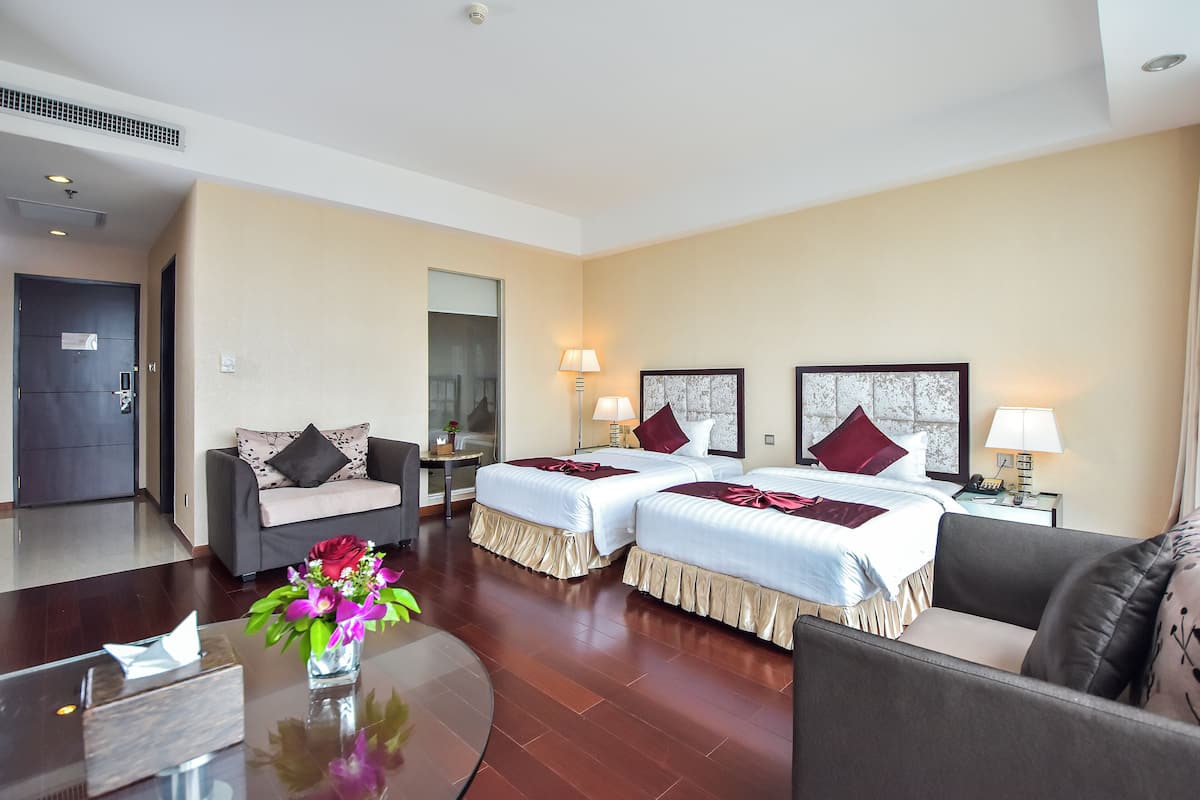 1 bedroom, Egyptian cotton sheets, premium bedding, memory foam beds