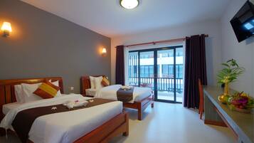 1 bedroom, pillowtop beds, minibar, in-room safe