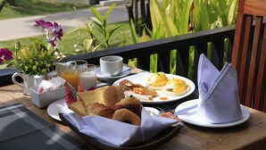 Desayuno buffet todos los días (con cargo) 