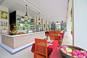 2 barer/lounger og bassengbar