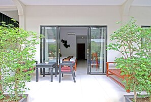 1 bedroom, pillow-top beds, minibar, in-room safe
