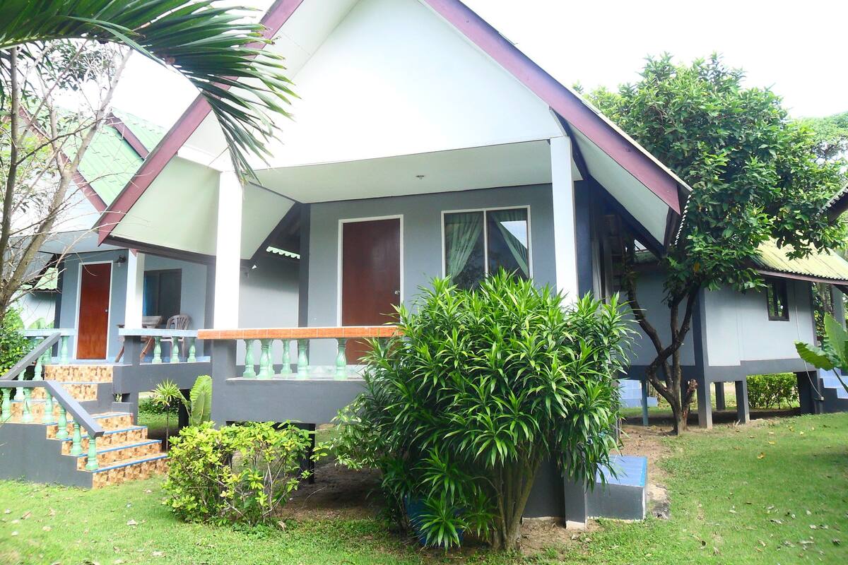 Standard Bungalow | Free WiFi, bed sheets