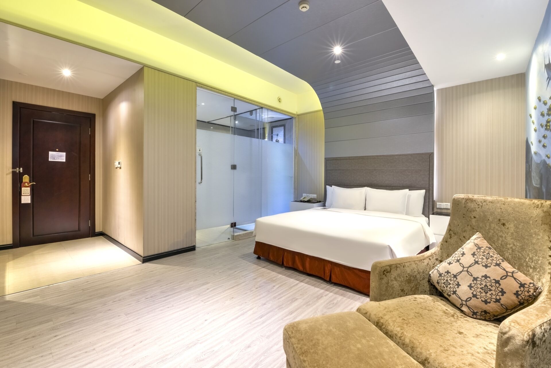 classic double room, no windows | premium bedding, down duvets, memory-foam beds, desk