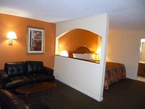 Rom – standard, 1 soverom, ikke-røyk | Skrivebord, strykejern/-brett, wi-fi (inkludert) og sengetøy