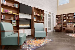 Lobby - Days Inn by Wyndham Miramichi NB (Miramichi)