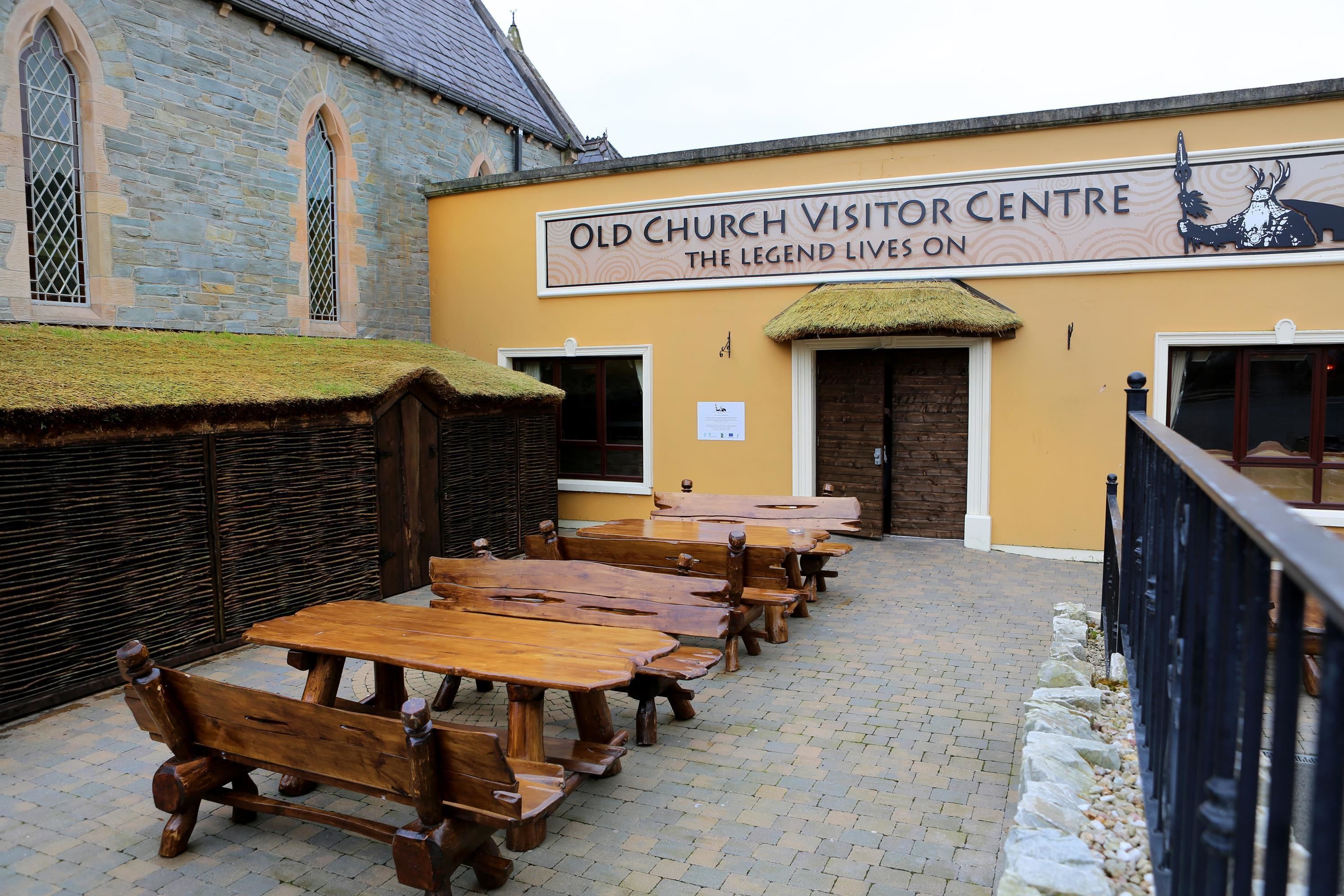 2 restaurants, lunch served