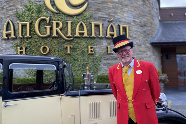 Façana frontal de l'allotjament